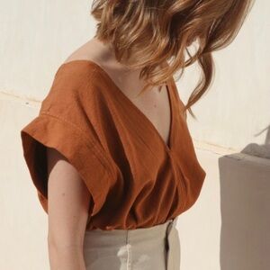 Esby top | Camel color